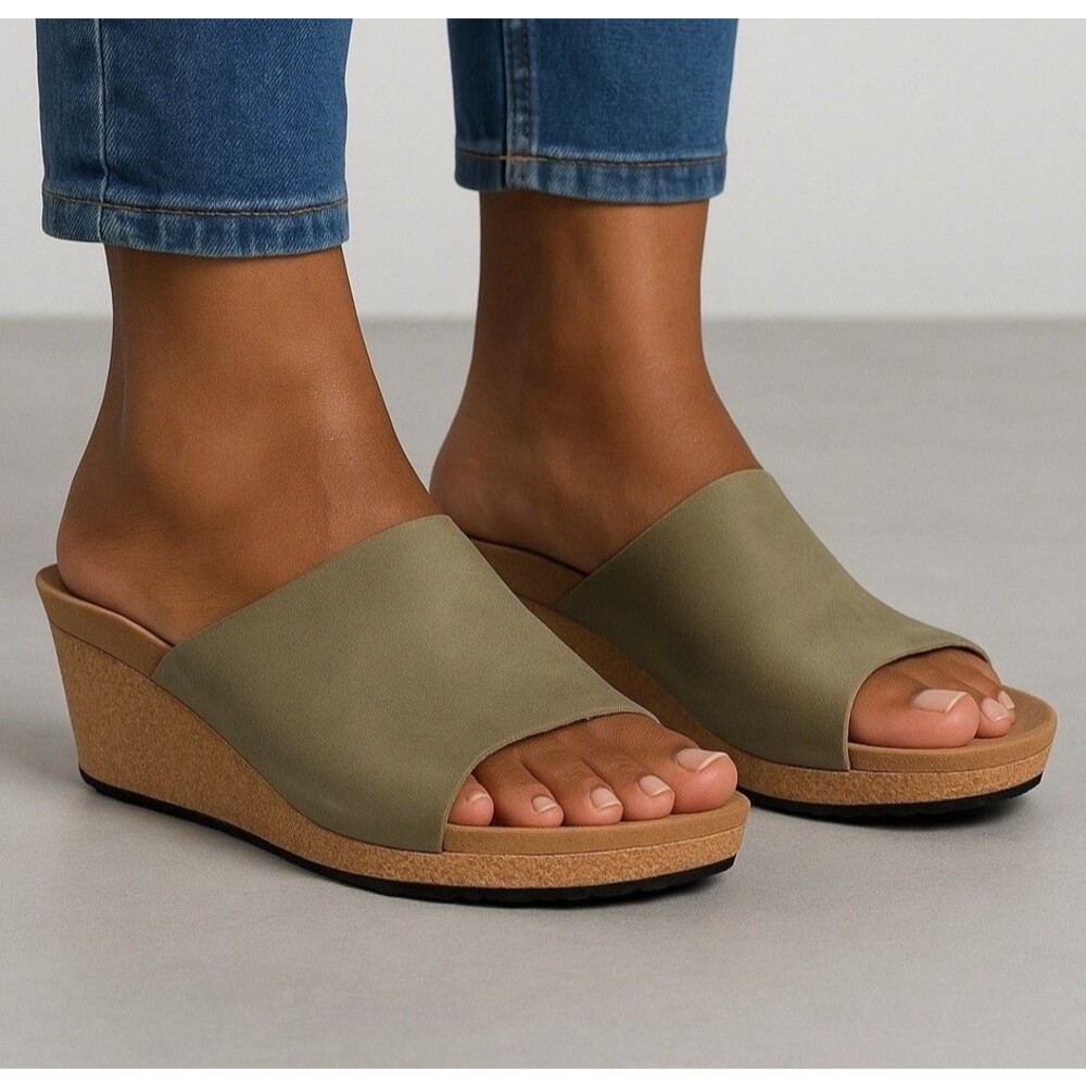Birkenstock Papillio Namica Wedge Sandal US 7-7.5 Medium/Narrow Green/Metallic